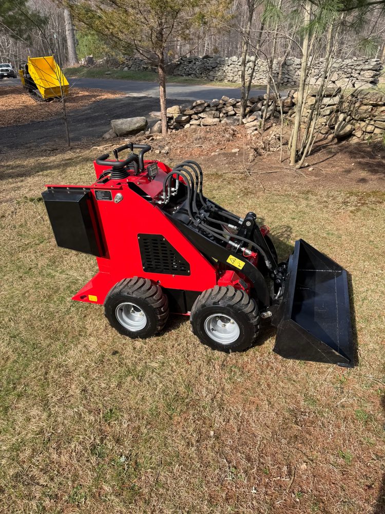 SL323W Mini Skid Steer